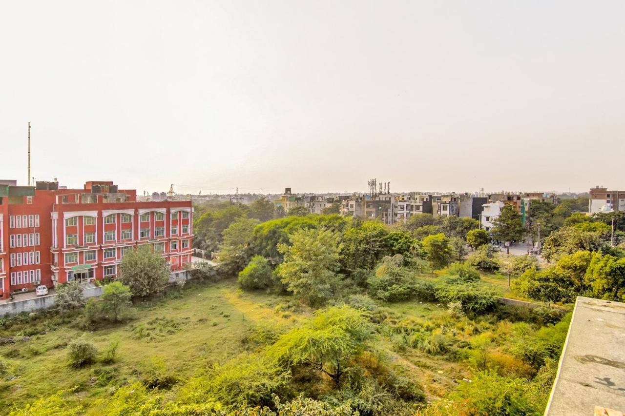 Flagship Hotel Secret Mirage Near Rithala Metro Station Nueva Delhi Exterior foto