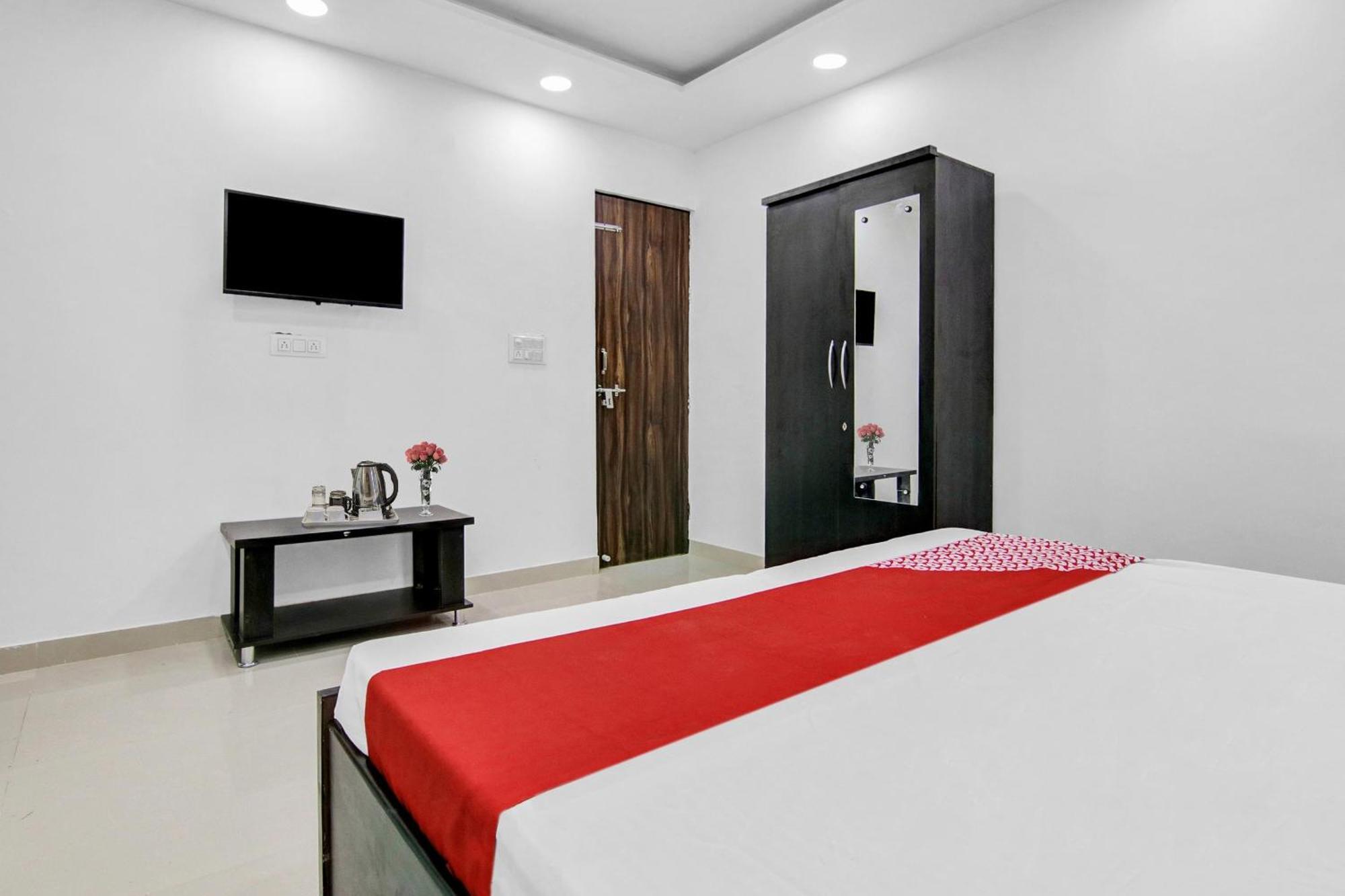 Flagship Hotel Secret Mirage Near Rithala Metro Station Nueva Delhi Exterior foto